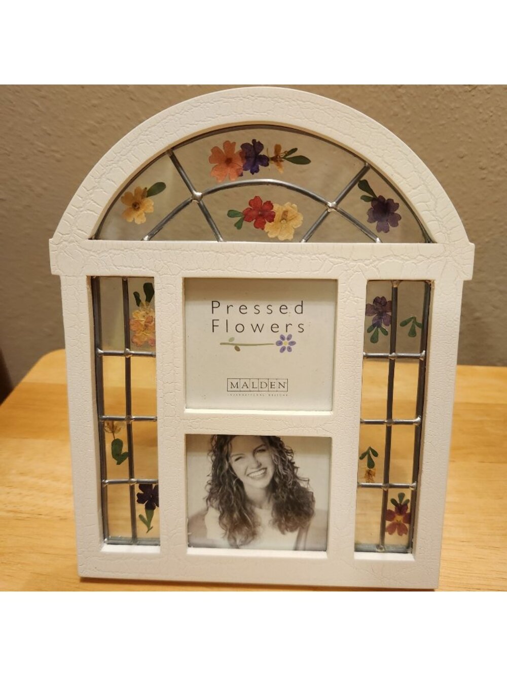 Malden Garden Trellis 2-Opening Collage Frame With Pressed Flowers Design White